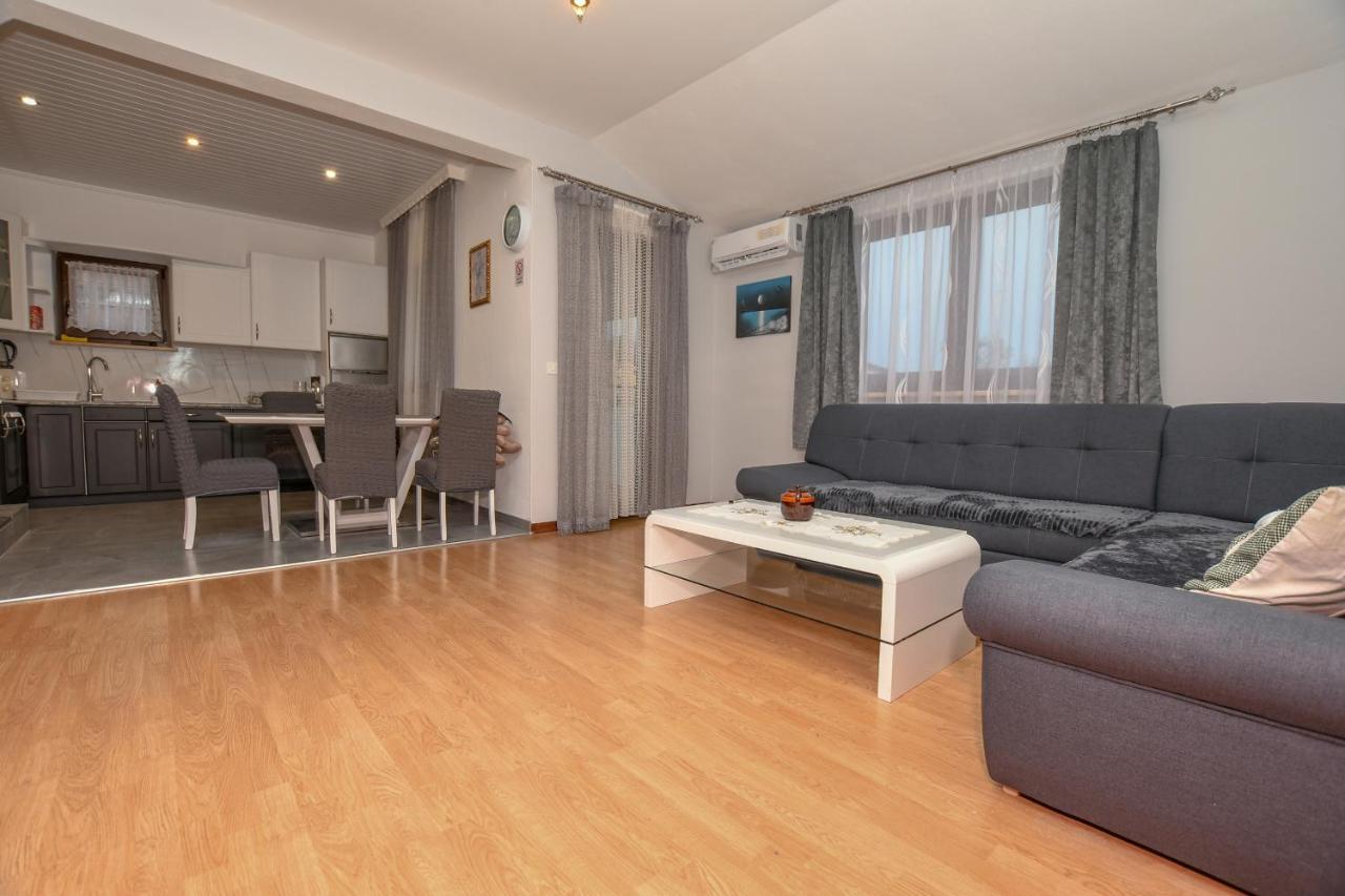 Apartment Camelia Porec Exterior photo
